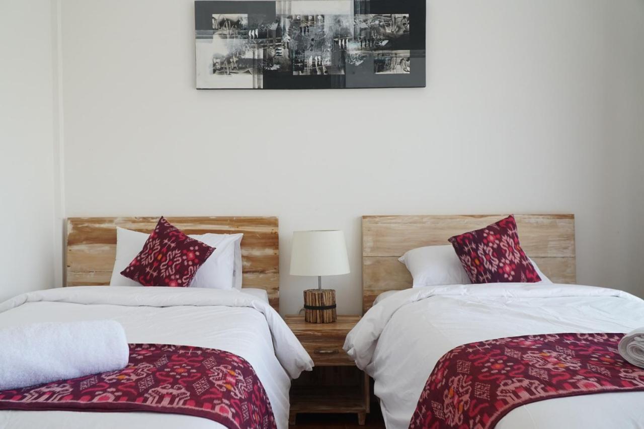 Seno Guesthouse & Cafe Uluwatu  Exterior photo