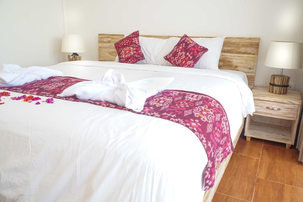 Seno Guesthouse & Cafe Uluwatu  Exterior photo