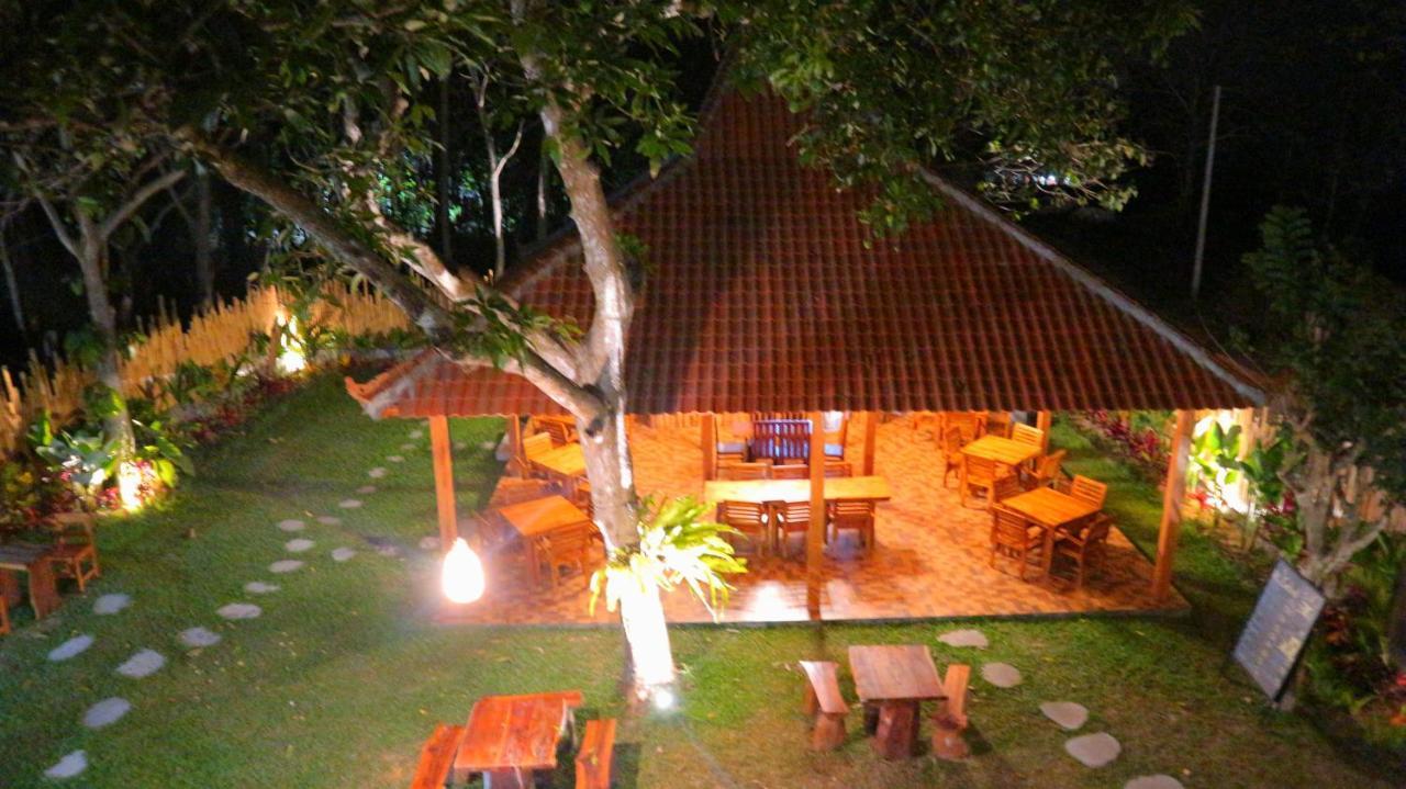 Seno Guesthouse & Cafe Uluwatu  Exterior photo